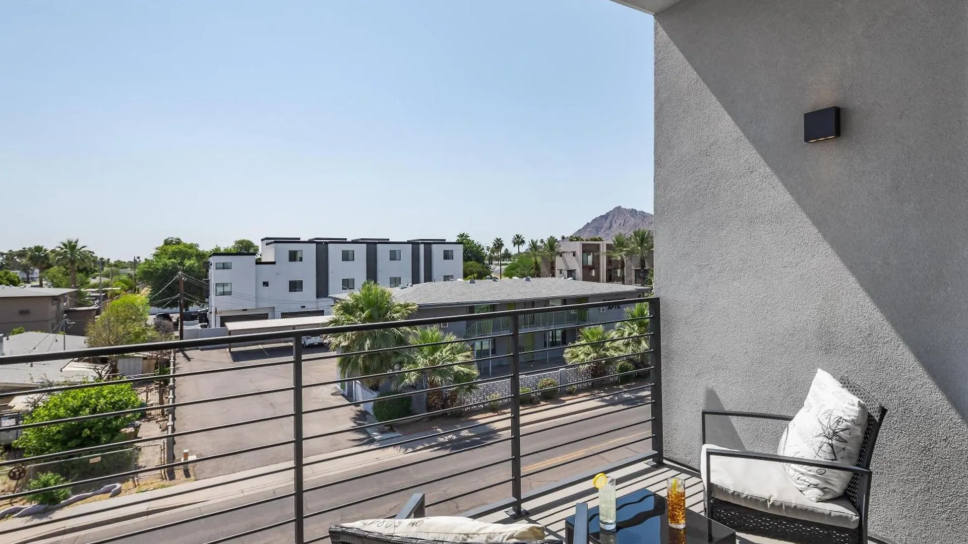 Horizon - 2 Units - Jacuzzi - Private Balconies Villa Scottsdale United States
